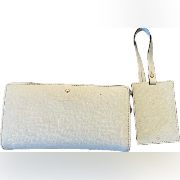 Kate spade leather wallet and travel tag- like new - Picture 1 of 3